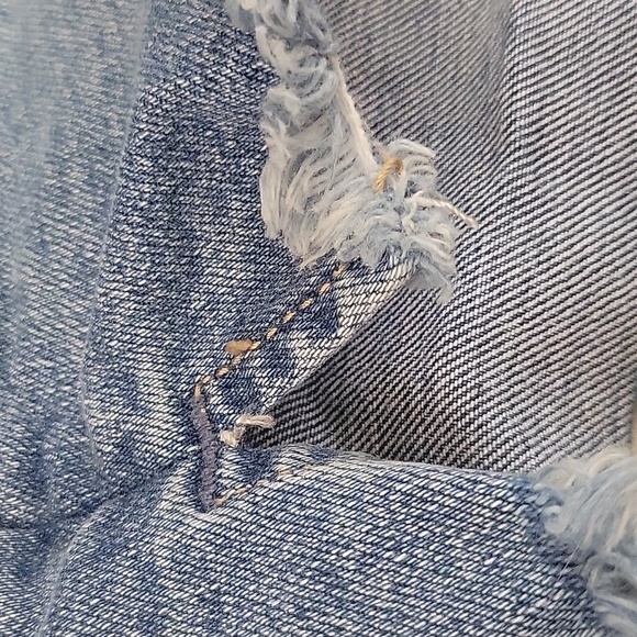 We The Free FP CRVY Vintage High Rise Distressed Denim Shorts - Size 25 - Picture 6 of 9